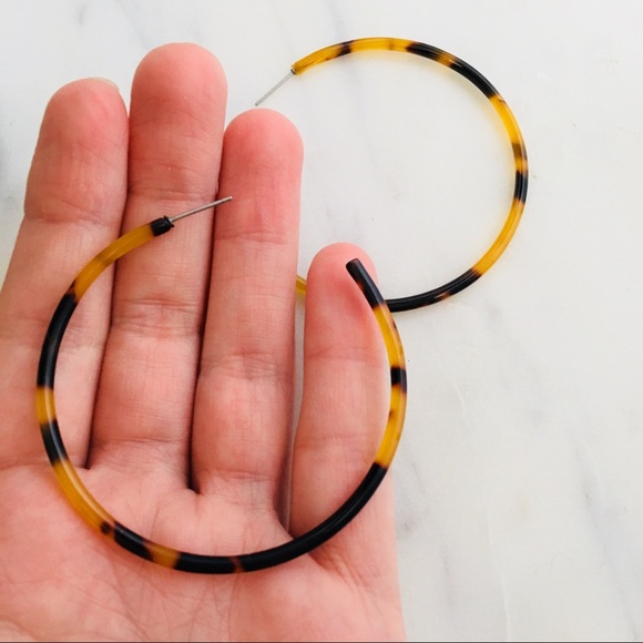 💥 LAST ONE 💥 Large Delicate Tortoise Hoops - Picture 4 of 8